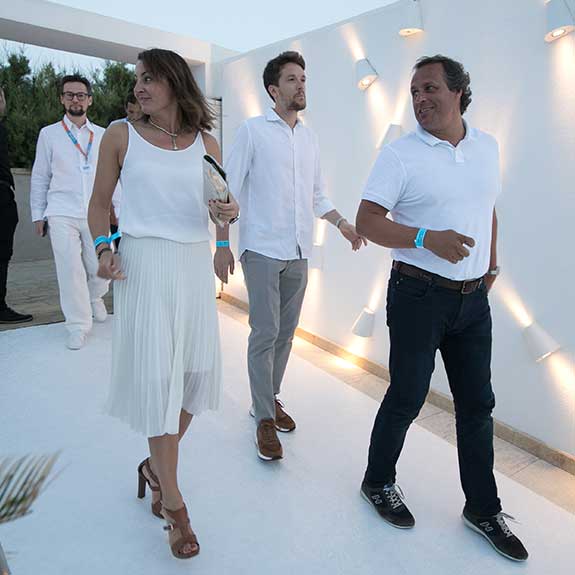 Wanderlust Over 30 Years' Experience