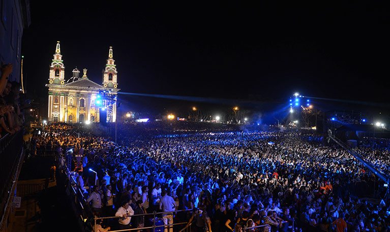 Vibrant Nightlife and Entertainment